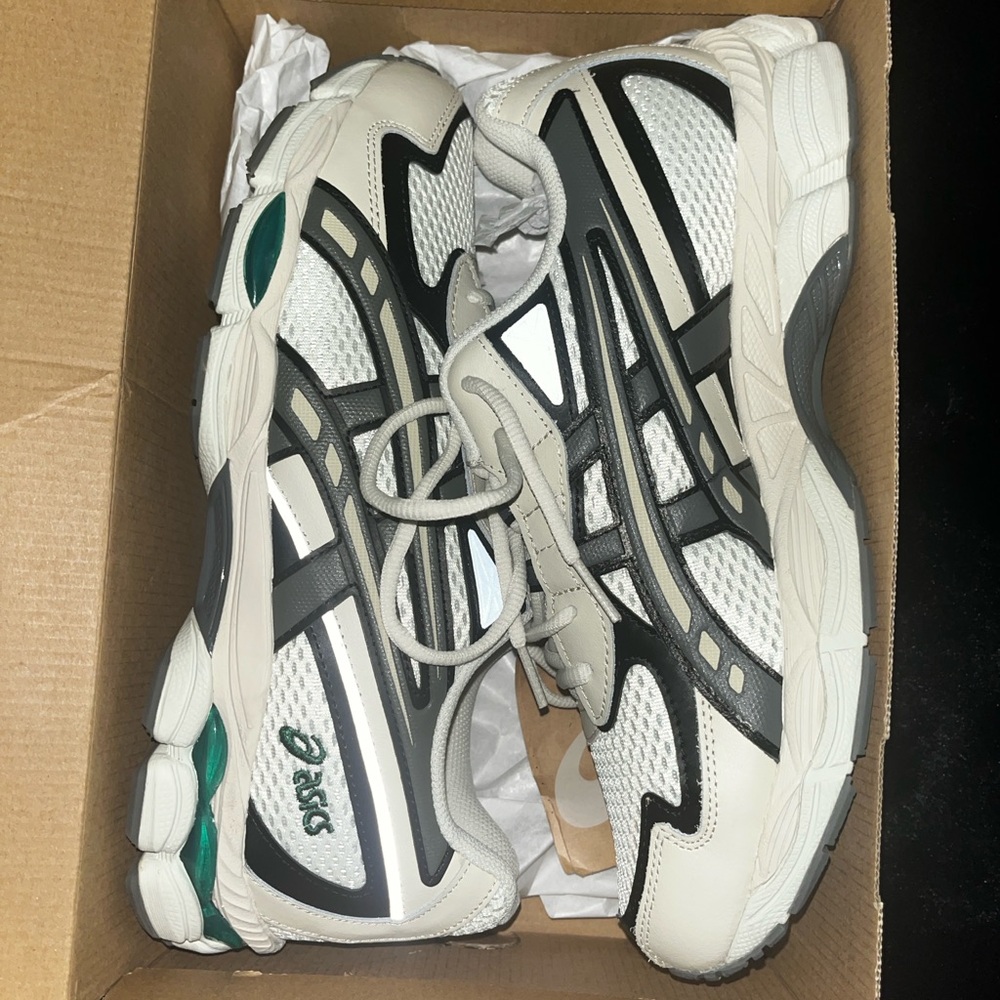 COPY - Green asics
